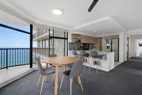 Imperial Surf Modern Beachfront Apartment - CoastHM - Accommodation QLD 3