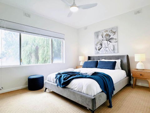 In Between City Sea & Airport - 2BR Vacation Home - Accommodation QLD 1