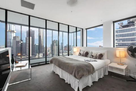Incredible City Views In Convenient CBD Apartment - Accommodation QLD 1