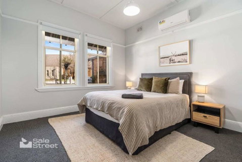 Incredible Location 2 Bed CBD Dream - Accommodation QLD 1