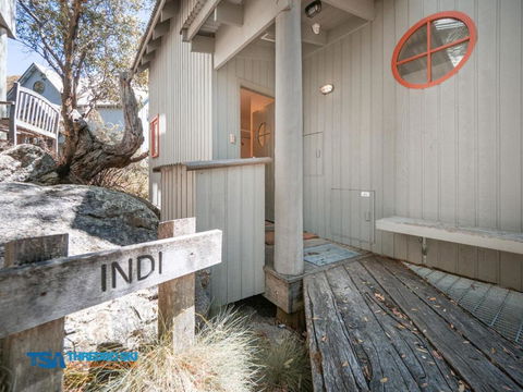 Indi Chalet - Accommodation QLD 2