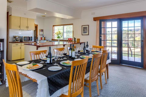 Indigo Vineyard Farmstay - Accommodation QLD 0
