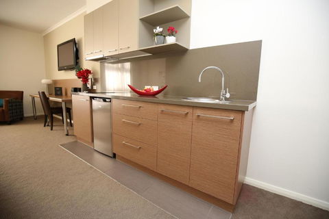 Indulge Apartments - Ontario - Accommodation QLD 2