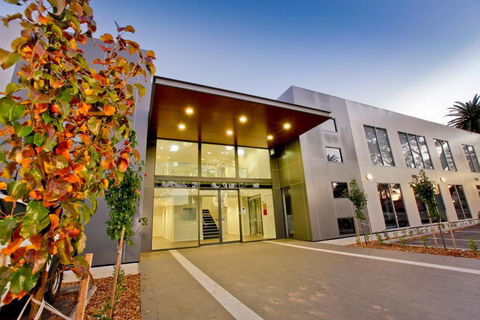 Indulge Apartments - Ontario - Accommodation QLD 1