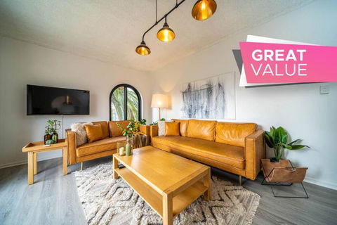 Indulge At Glenelg North - Accommodation QLD 0