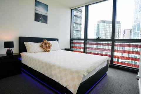 Infinity Lux Apartment - Accommodation QLD 2