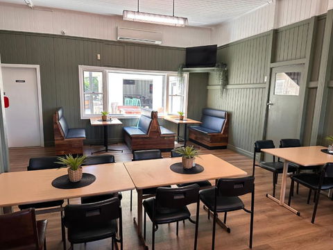 Inglewood Hotel - Accommodation QLD 2