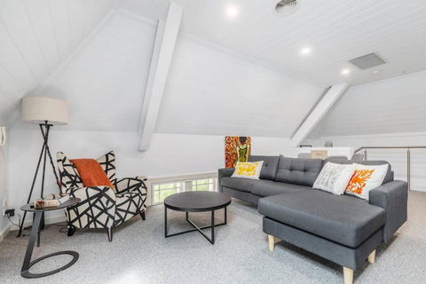 Inner City Living In A Modern Slice Of History - Accommodation QLD 0