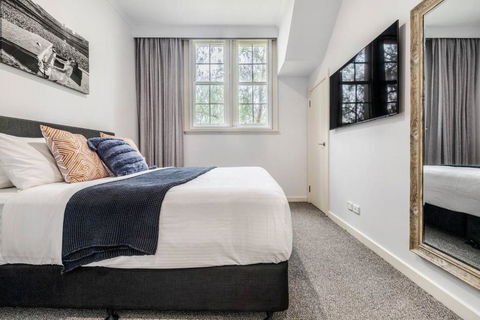 Inner City Living In A Modern Slice Of History - Accommodation QLD 1