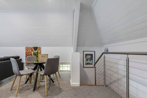 Inner City Living In A Modern Slice Of History - Accommodation QLD 3