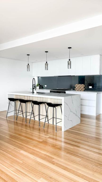 Incredible Views, Open Spaces, Holiday Villa Townsville - Accommodation QLD 2