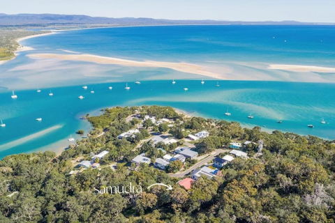 Insane Views Luxe Furnishing House On Highest Hill - Accommodation QLD 0