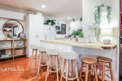 Insane Views Luxe Furnishing House On Highest Hill - Accommodation QLD 1