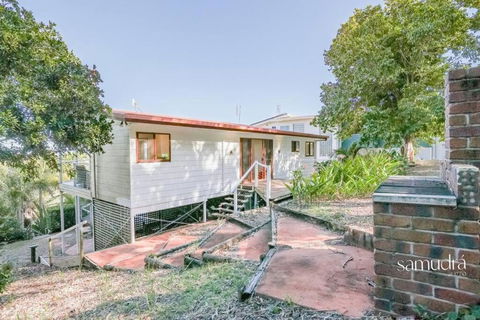 Insane Views Luxe Furnishing House On Highest Hill - Accommodation QLD 2