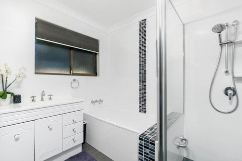 Iona - Accommodation QLD 3