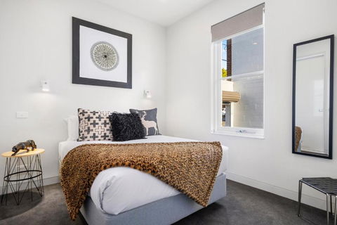 Inner-city 2 Bedroom Apartment With Free Parking - Accommodation QLD 1