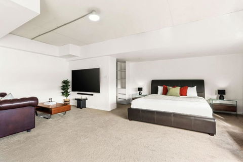 Inner West Delight L Studio By St Peters Station - Accommodation QLD 2