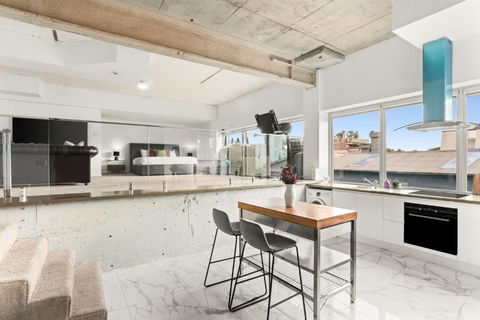 Inner West Delight L Studio By St Peters Station - Accommodation QLD 0