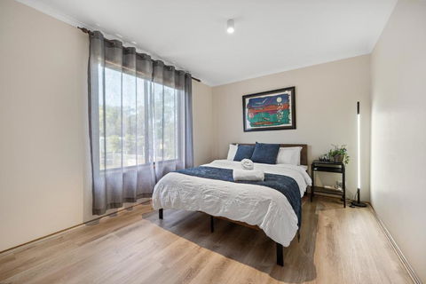 INVERLOCH Beach House - Accommodation QLD 3