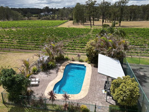 Ironbark Hill Estate - Accommodation QLD 2