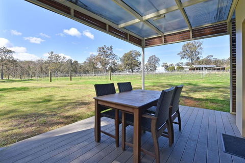 Ironbark Hill Villa 6 Cabernet Franc - Accommodation QLD 2