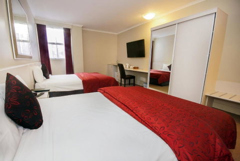Isa Hotel - Accommodation QLD 2