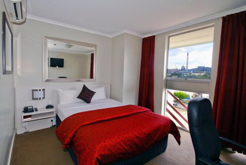 Isa Hotel - Accommodation QLD 1