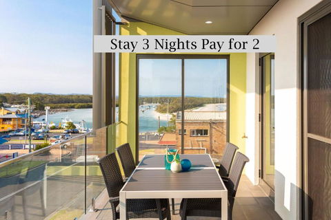 Ishtar Apartment 9- Best Water Views - Accommodation QLD 0