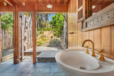 Island Cottage - Bruny Island - Accommodation QLD 3