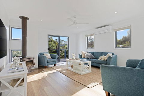 Island Court - Accommodation QLD 1