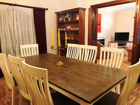 Adelaide's Holiday Home - Accommodation QLD 3
