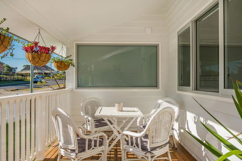 Aditi - Timber Vacation Home - Accommodation QLD 1