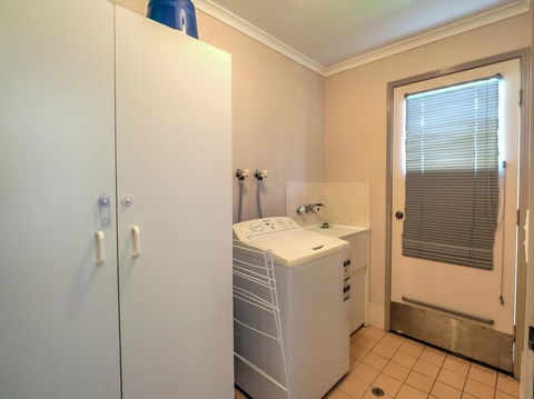 Affordable Holiday Home - Accommodation QLD 2