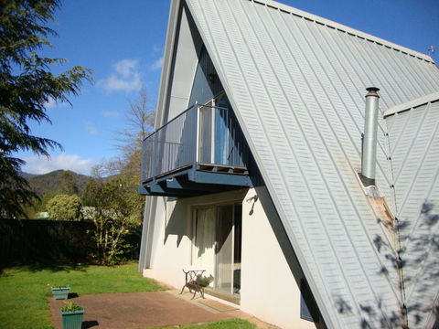 Ageri Holiday House - Accommodation QLD 3