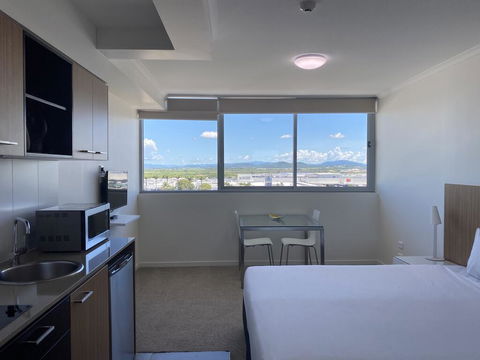 Airtrip Apartments On River Street, Mackay - Accommodation QLD 3