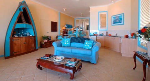 Al Mare Beachfront Retreat - Accommodation QLD 2