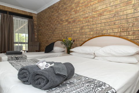 Albert Park Motor Inn - Accommodation QLD 2