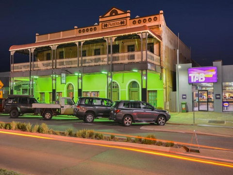 Albion Hotel - Accommodation QLD 1