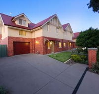 Albury Suites - Schubach Street - Accommodation QLD