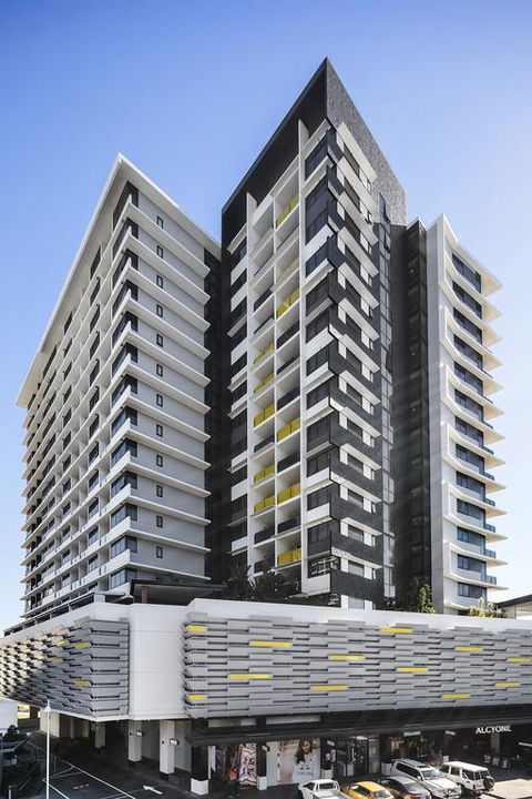 Alcyone Hotel Residences - Accommodation QLD 3