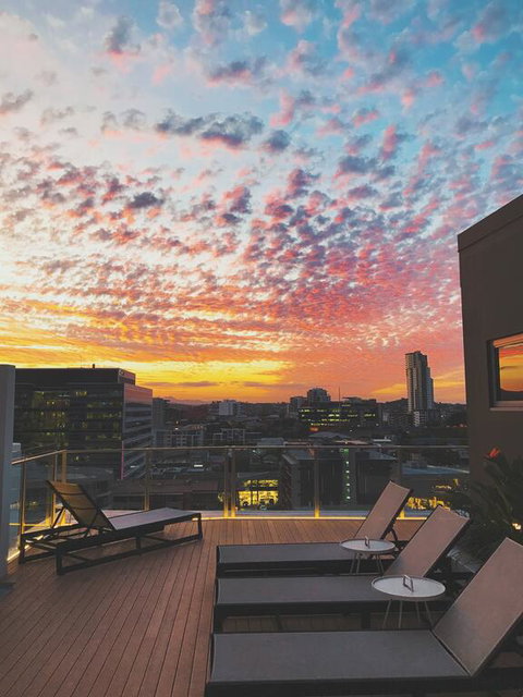 Alex Perry Hotel & Apartments - Accommodation QLD 3