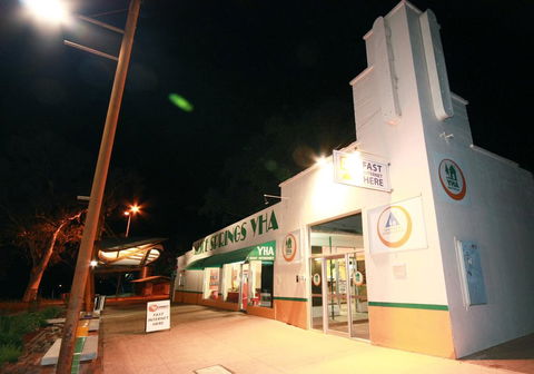 Alice Springs YHA - Accommodation QLD 0