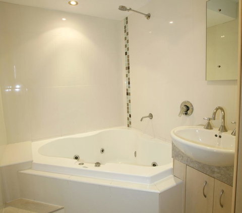Allamanda U2, - Awesome Location - - Accommodation QLD 3