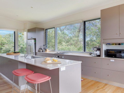 Aloha - Direct Beach Access From Property - Accommodation QLD 2