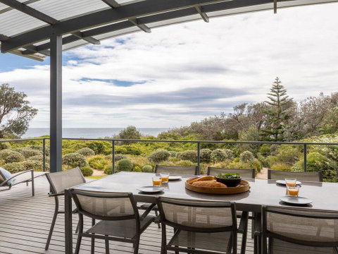 Aloha - Direct Beach Access From Property - Accommodation QLD 0