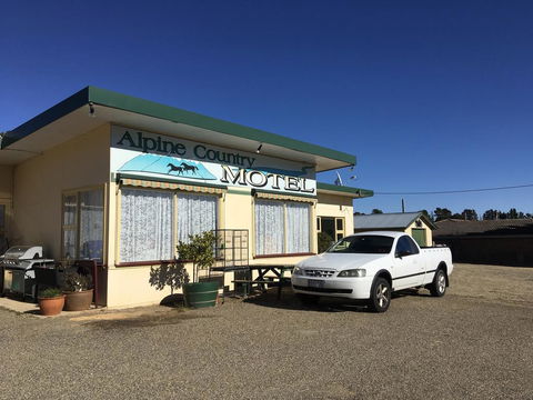 Alpine Country Motel - Accommodation QLD 1