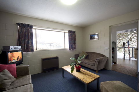 Alpine View Apartments - Accommodation QLD 3
