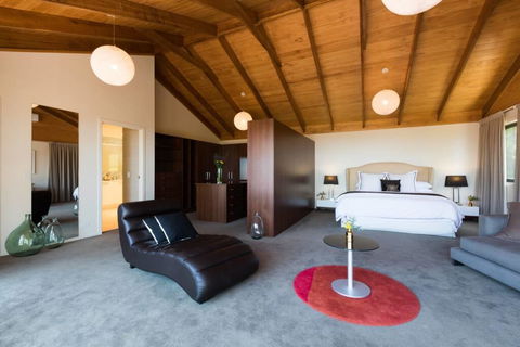 Altitude 261 - Accommodation QLD 2