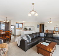 AMBIENCE BY THE SEA - Accommodation QLD