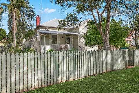 Ambiente Cottage - Pet And Family Friendly - Accommodation QLD 0